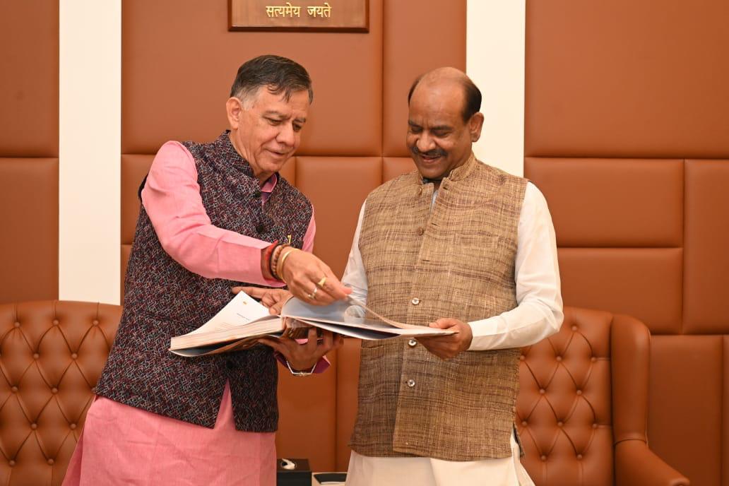 विधानसभा अध्यक्ष सतीश महाना ने लोकसभा अध्यक्ष ओम बिरला से भेंट की