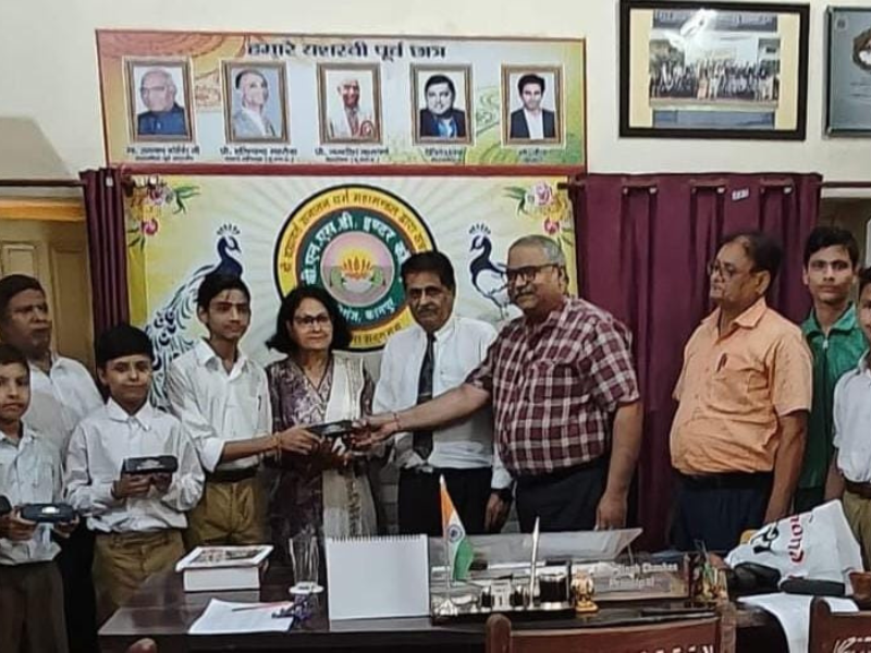 बीएनएसडी में छात्रों को नि:शुल्क चश्मा वितरण किया गया