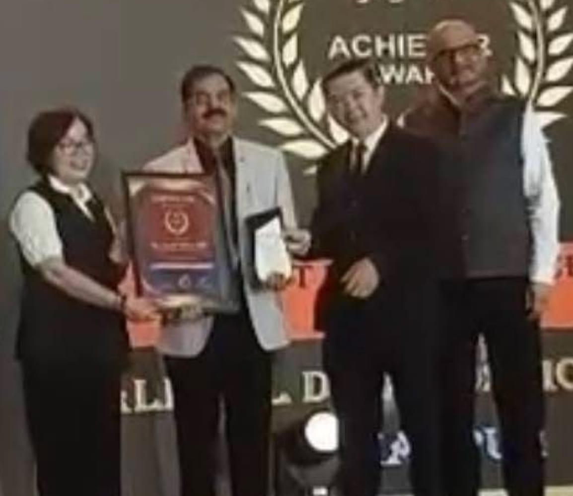 कानपुर के डॉ. उमेश पालीवाल को वियतनाम में मिला विशेष सम्मान, सामाजिक सेवा व सनातन धर्म के प्रचार के लिए किया गया पुरस्कृत | दीनार टाइम्स